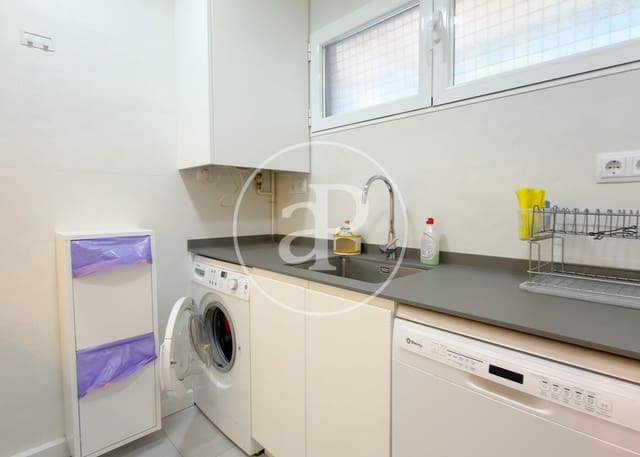 Appartement de 1 chambre à louer à Embajadores, Madrid ville - 1 850 € (Ref: 9878943)