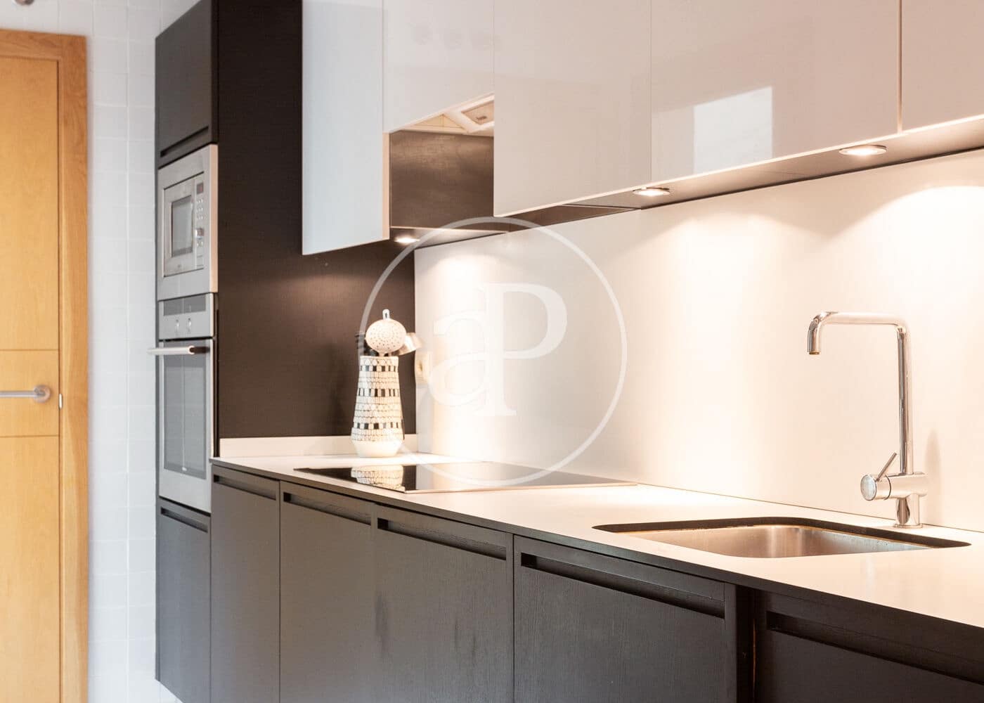 2 bedroom Apartment for rent in Madrid city - € 5,300 (Ref: 9881950)