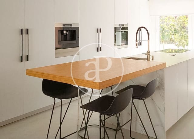 5 soverom Villa til salgs i La Moraleja, Alcobendas med svømmebasseng - € 2 290 000 (Ref: 9881952)