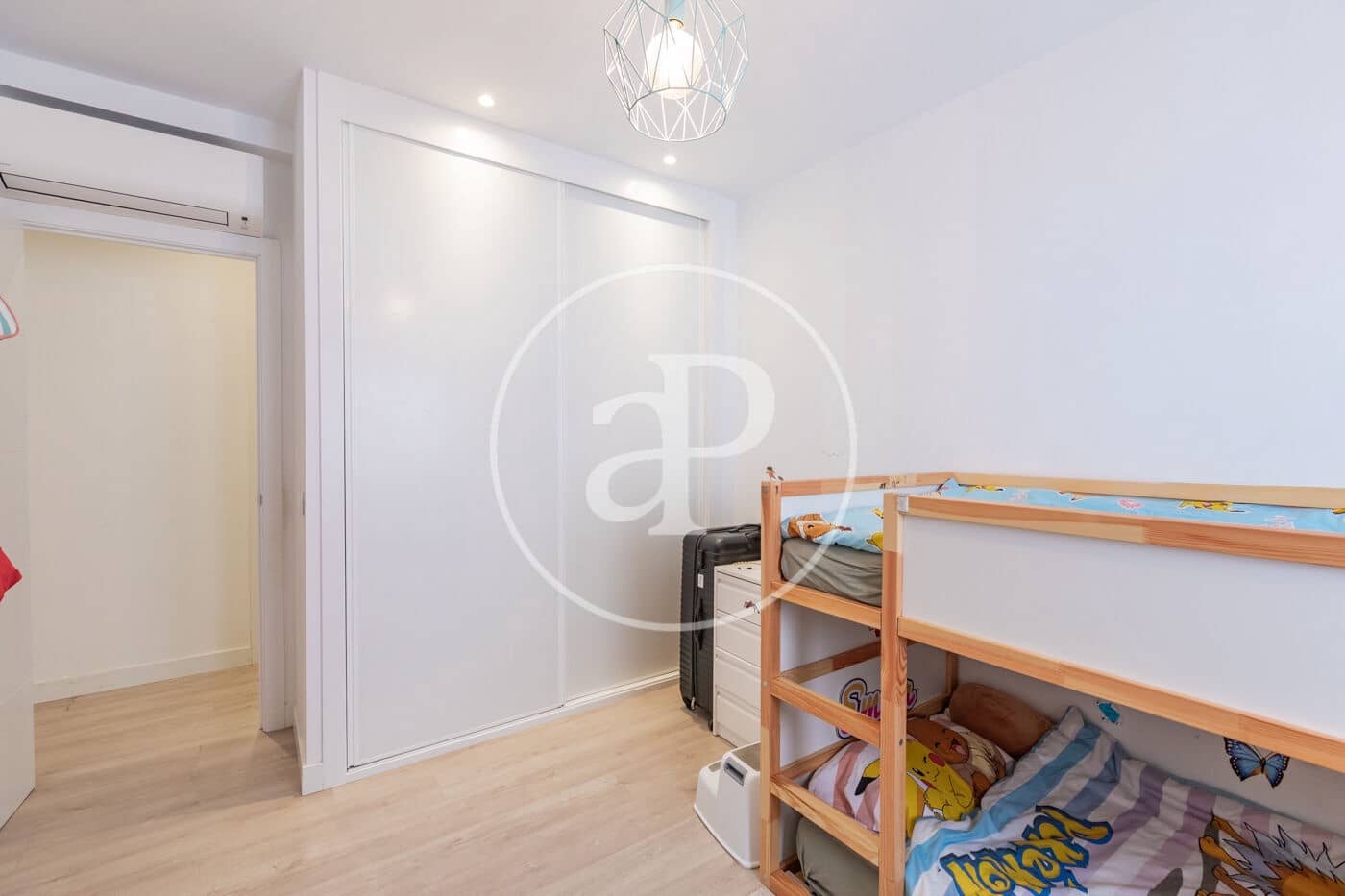 4 sovrum Lägenhet till salu i Madrid stad - 895 000 € (Ref: 9881953)