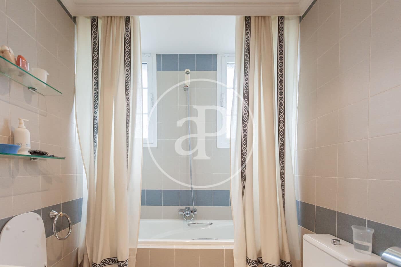 5 makuuhuone Huvila myytävänä paikassa Torrelodones mukana uima-altaan - 1 150 000 € (Ref: 9881954)