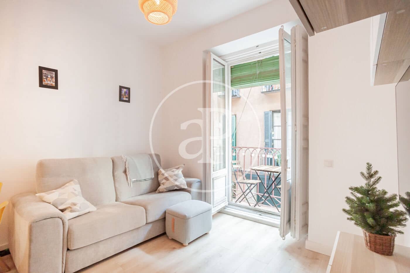 1 bedroom Apartment for rent in Madrid city - € 1,950 (Ref: 9881955)
