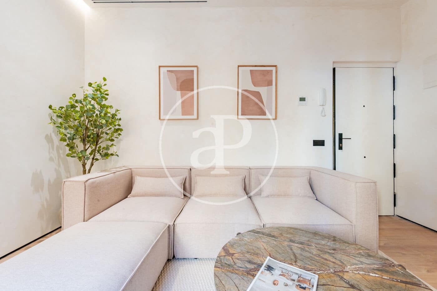 1 soverom Leilighet til leie i Madrid by - € 1 800 (Ref: 9884818)