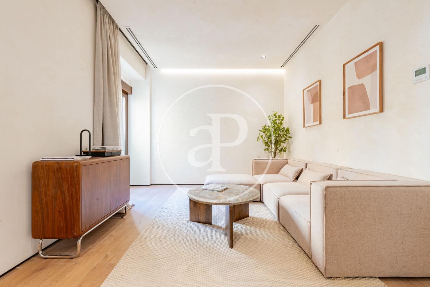 1 soverom Leilighet til leie i Madrid by - € 1 800 (Ref: 9884818)