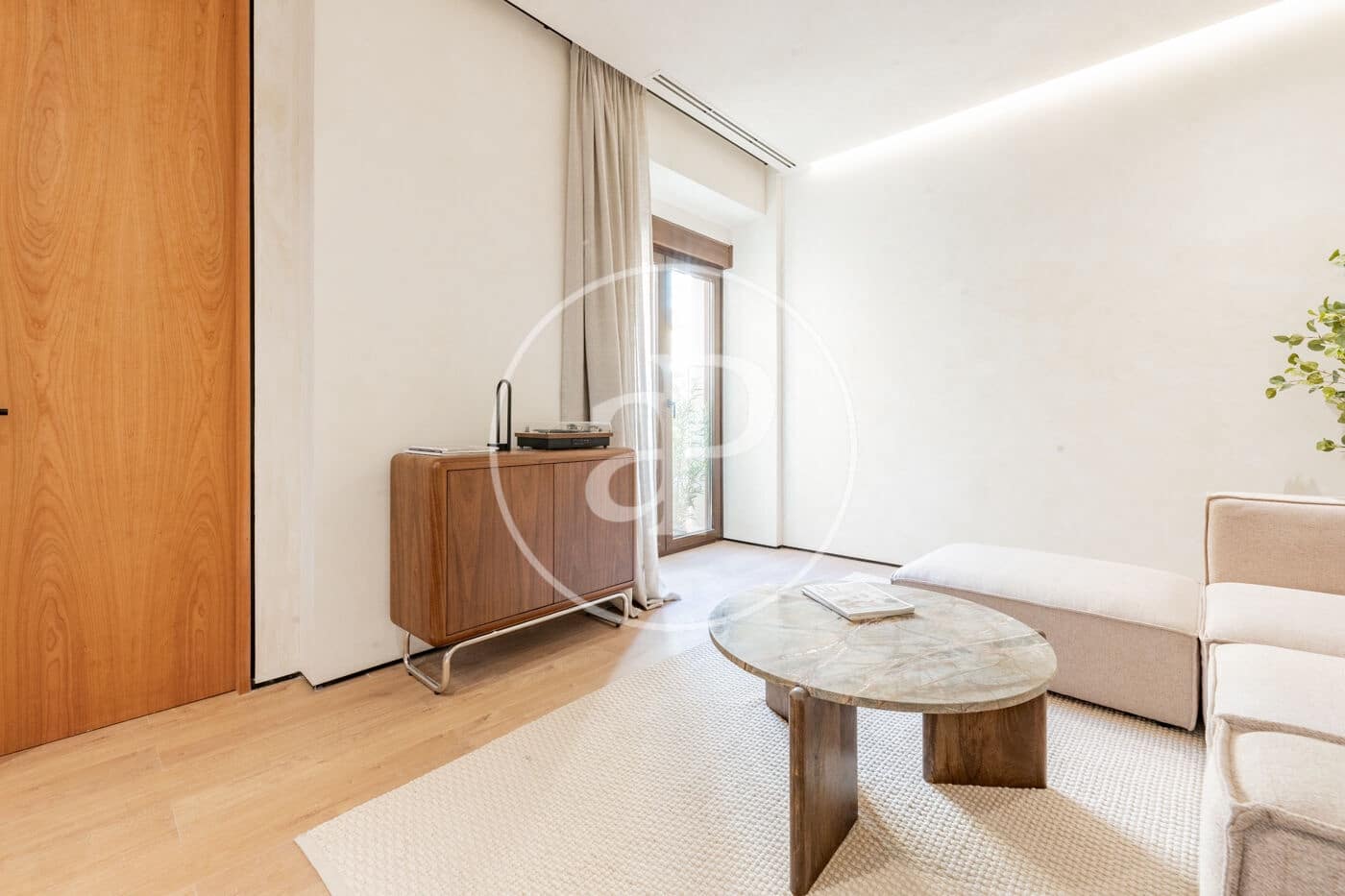 1 soverom Leilighet til leie i Madrid by - € 1 800 (Ref: 9884818)