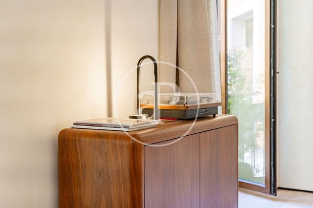 Appartement de 1 chambre à louer à Embajadores, Madrid ville - 1 800 € (Ref: 9884818)