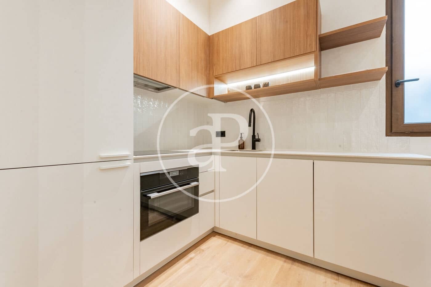 1 soverom Leilighet til leie i Madrid by - € 1 800 (Ref: 9884818)
