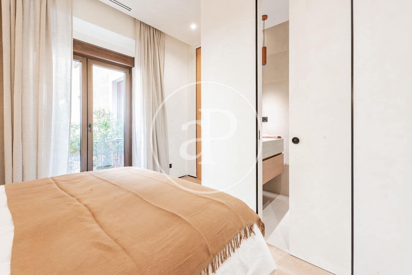 1 soverom Leilighet til leie i Madrid by - € 1 800 (Ref: 9884818)