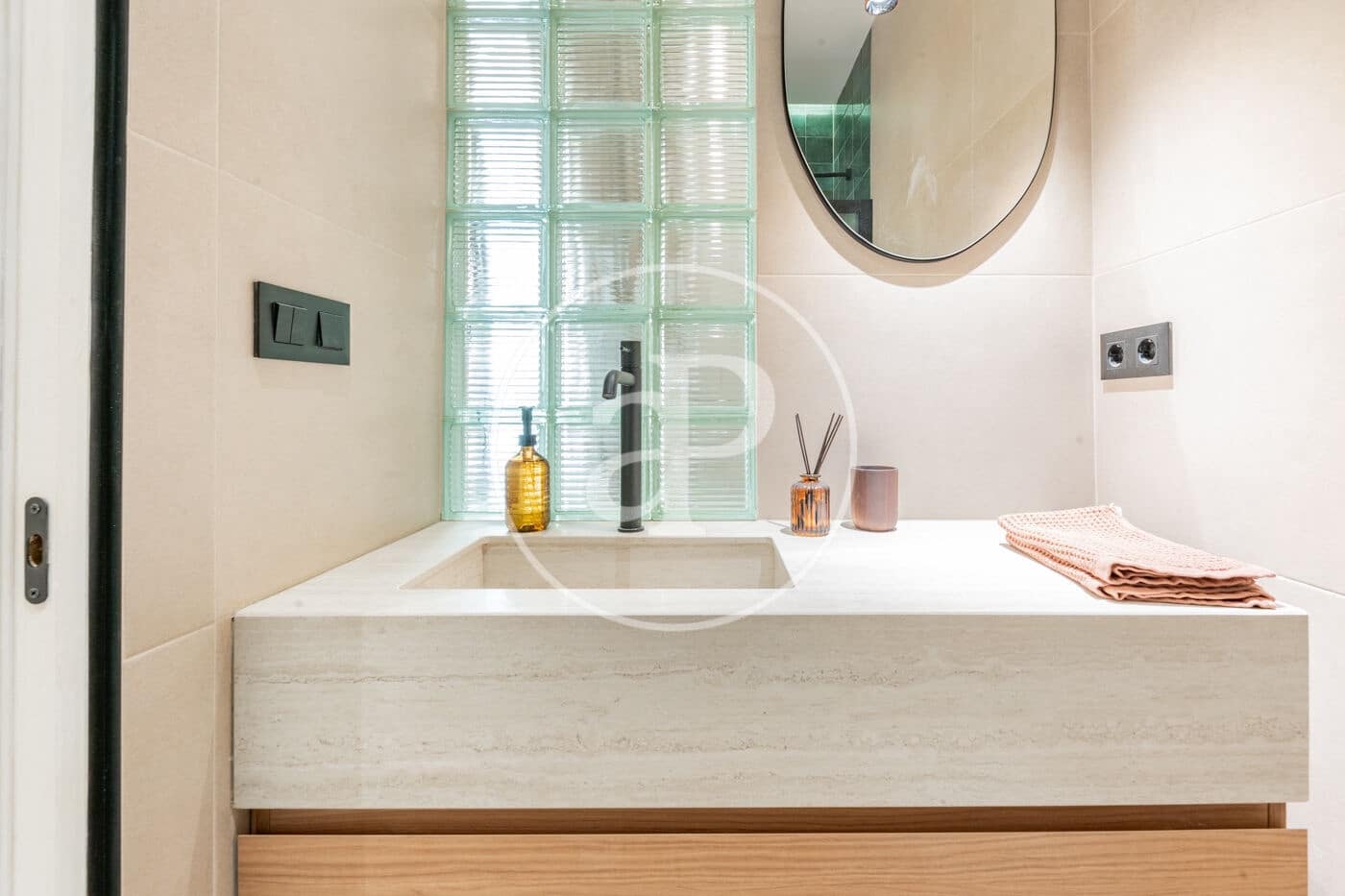1 soverom Leilighet til leie i Madrid by - € 1 800 (Ref: 9884818)