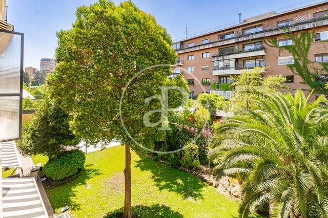 4 slaapkamer Appartement te koop in Ciudad Universitaria, Madrid stad met zwembad - € 1.590.000 (Ref: 9884820)