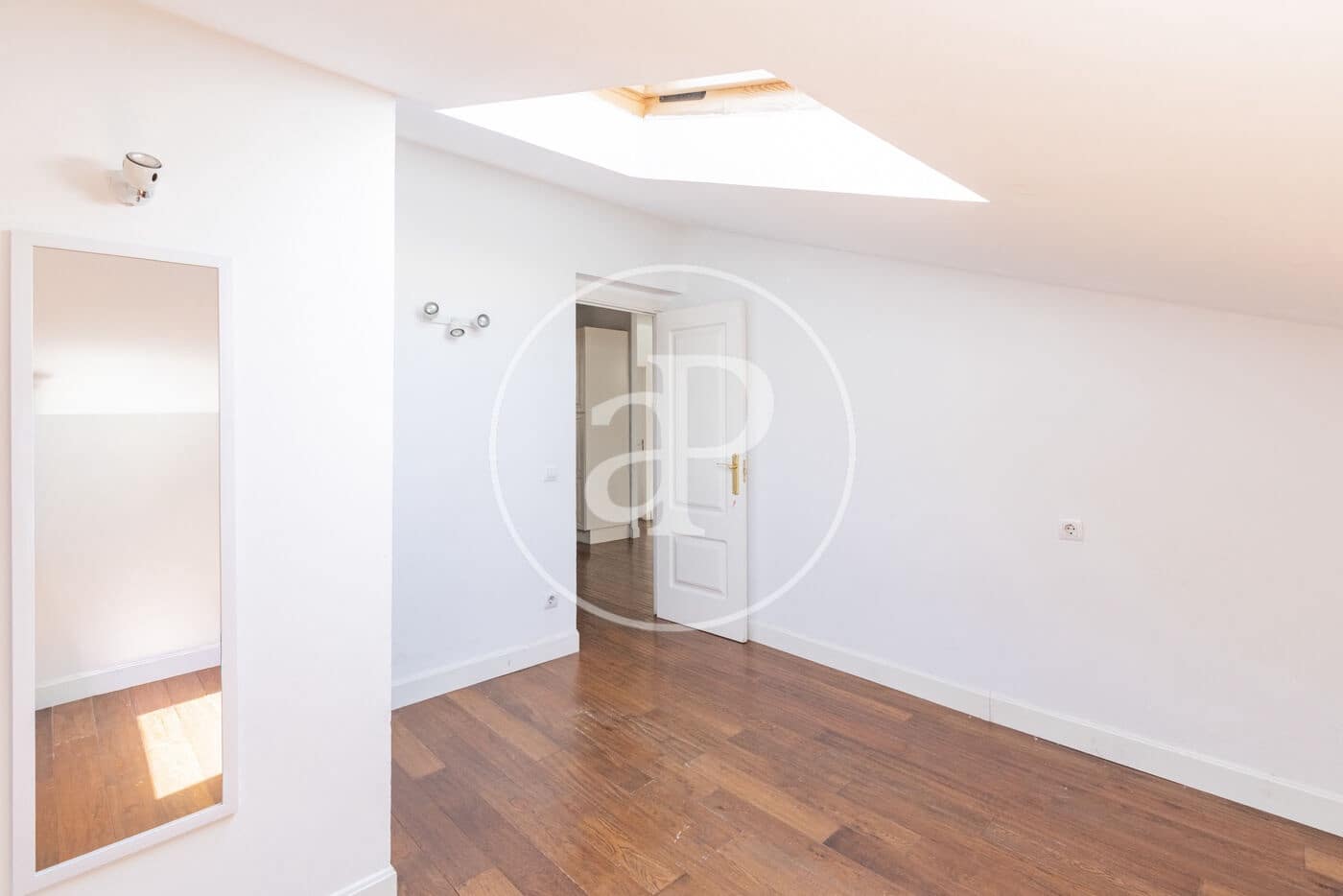 3 bedroom Apartment for sale in Madrid city - € 1,290,000 (Ref: 9884826)