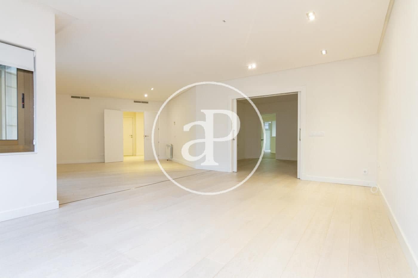 4 sovrum Lägenhet att hyra i Madrid stad med pool garage - 9 500 € (Ref: 9890393)