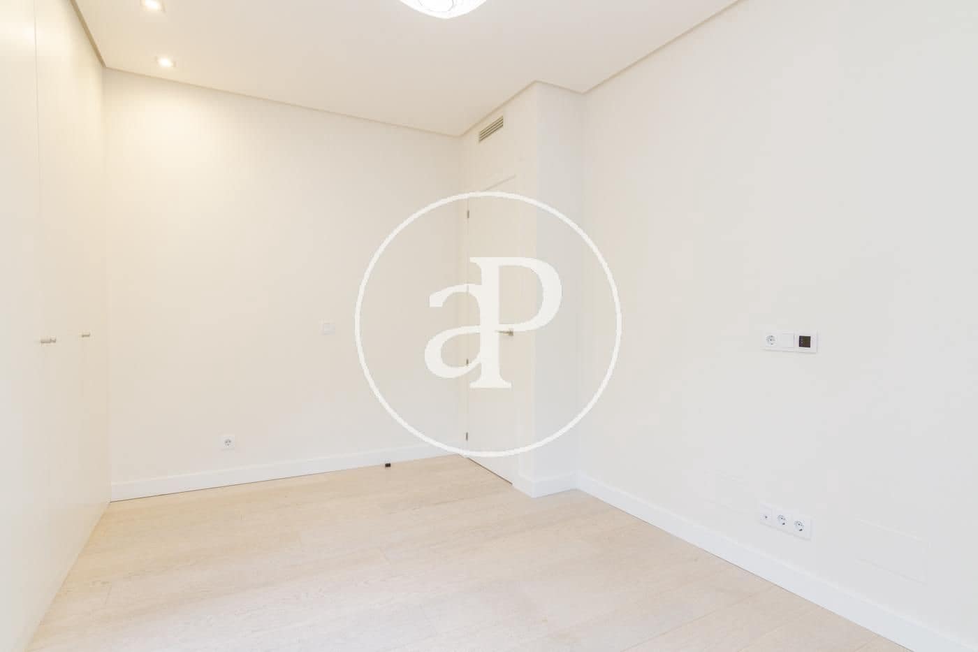 4 sovrum Lägenhet att hyra i Madrid stad med pool garage - 9 500 € (Ref: 9890393)