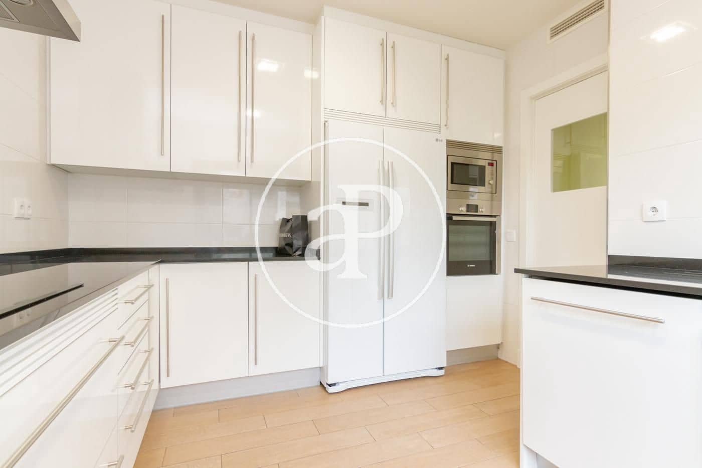 4 sovrum Lägenhet att hyra i Madrid stad med pool garage - 9 500 € (Ref: 9890393)