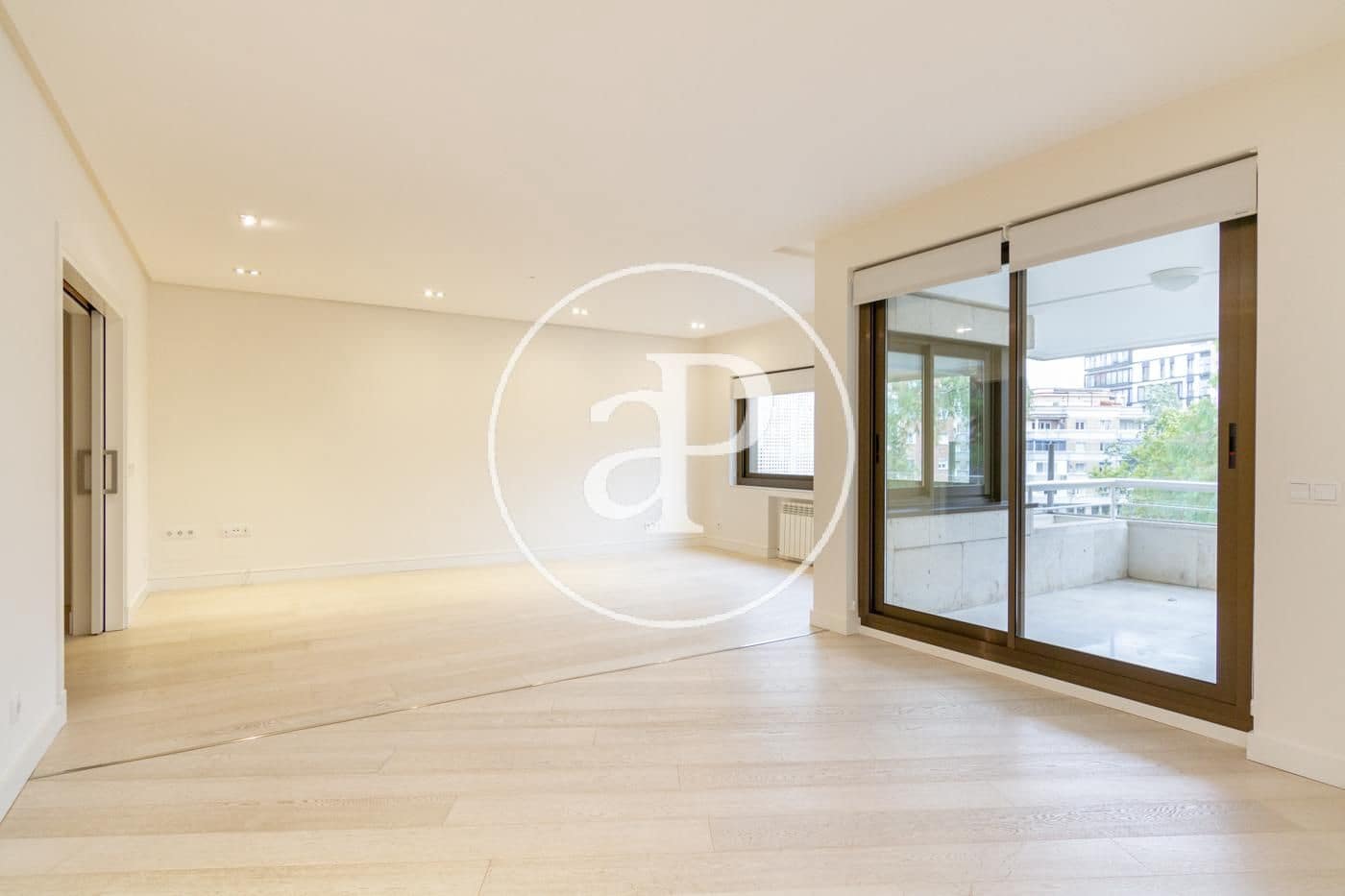 4 sovrum Lägenhet att hyra i Madrid stad med pool garage - 9 500 € (Ref: 9890393)