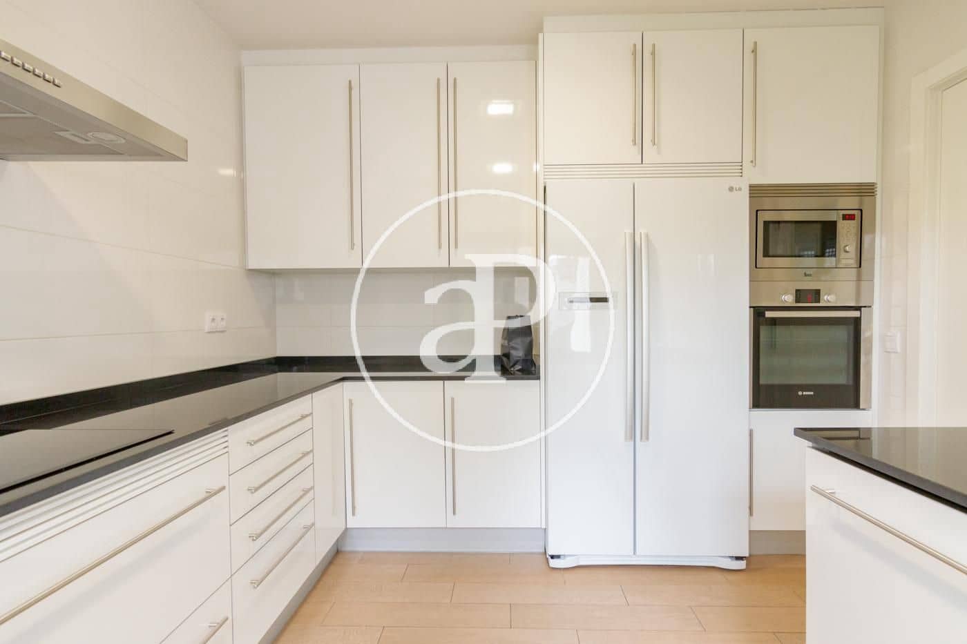 4 sovrum Lägenhet att hyra i Madrid stad med pool garage - 9 500 € (Ref: 9890393)