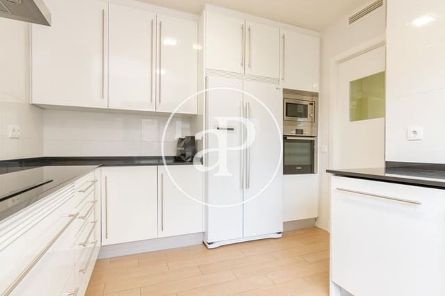 Apartamento de 4 habitaciones en Hispanoamérica, Madrid ciudad en alquiler con piscina garaje - 9.500 € (Ref: 9890393)