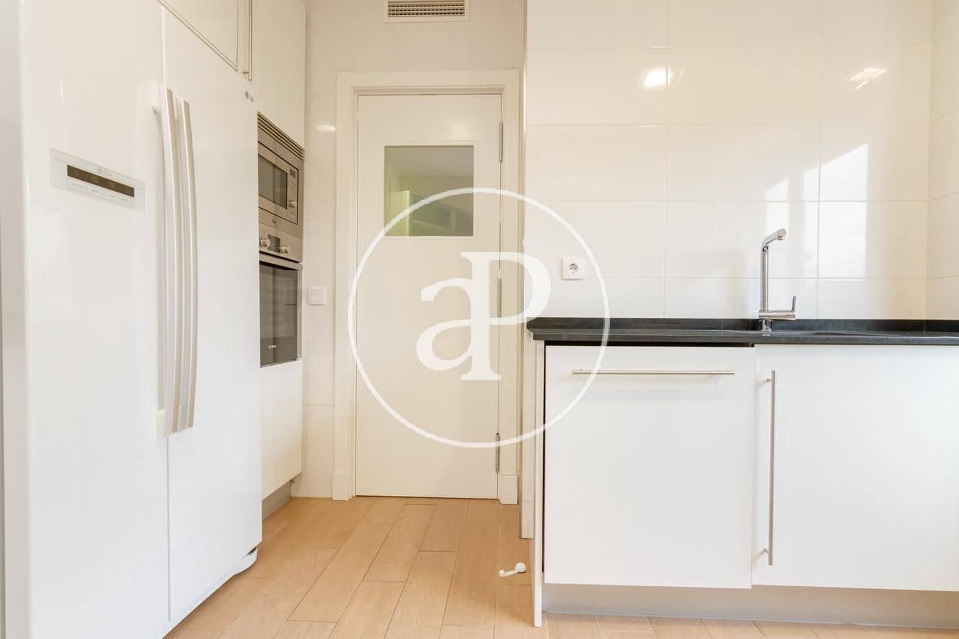 4 sovrum Lägenhet att hyra i Madrid stad med pool garage - 9 500 € (Ref: 9890393)