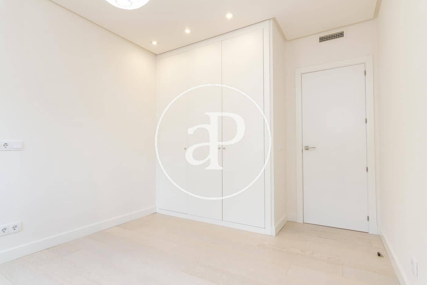 4 sovrum Lägenhet att hyra i Madrid stad med pool garage - 9 500 € (Ref: 9890393)