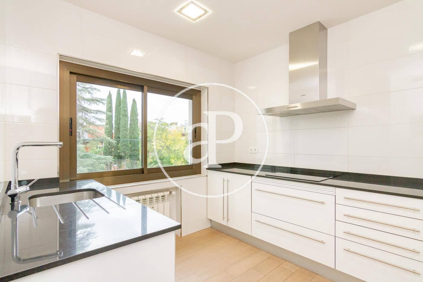 4 sovrum Lägenhet att hyra i Madrid stad med pool garage - 9 500 € (Ref: 9890393)