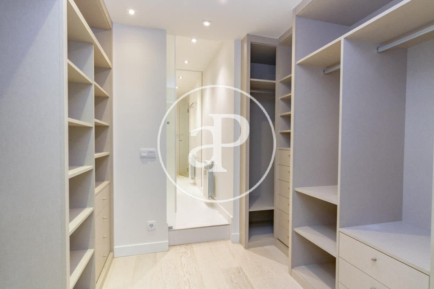 4 sovrum Lägenhet att hyra i Madrid stad med pool garage - 9 500 € (Ref: 9890393)