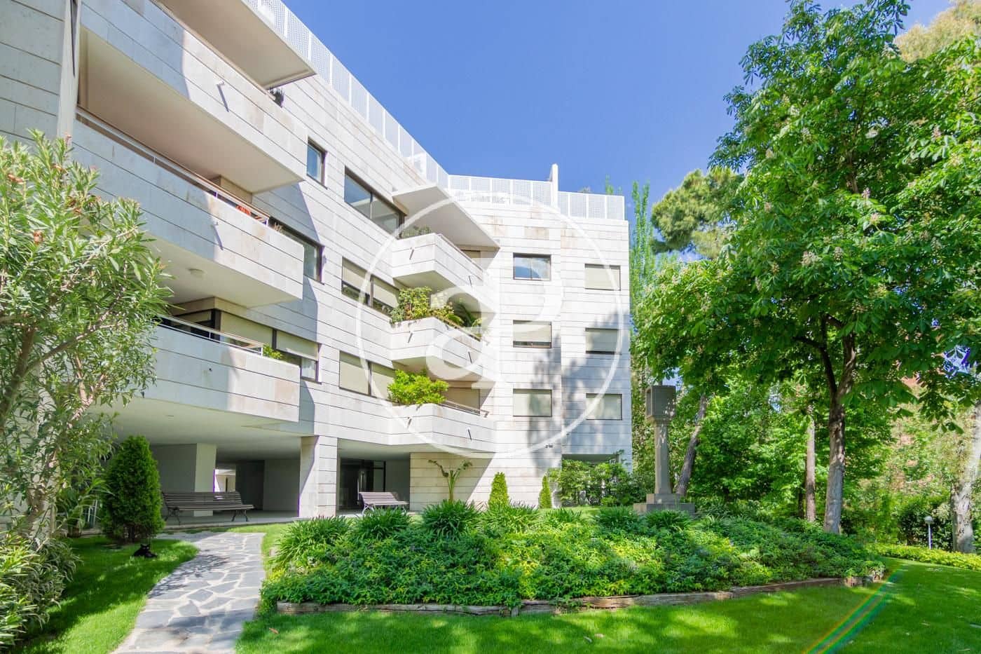 4 sovrum Lägenhet att hyra i Madrid stad med pool garage - 9 500 € (Ref: 9890393)