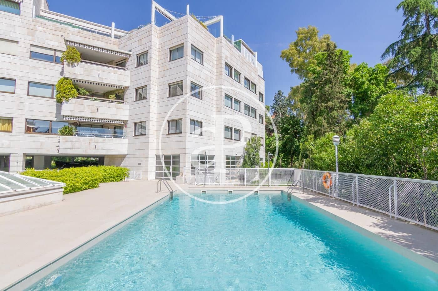 4 sovrum Lägenhet att hyra i Madrid stad med pool garage - 9 500 € (Ref: 9890393)