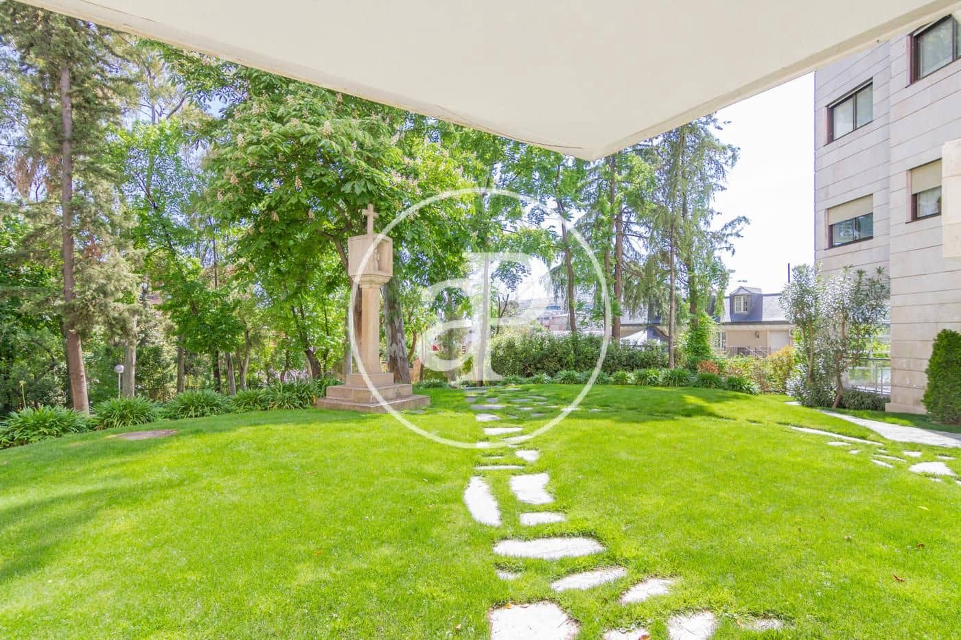 4 sovrum Lägenhet att hyra i Madrid stad med pool garage - 9 500 € (Ref: 9890393)