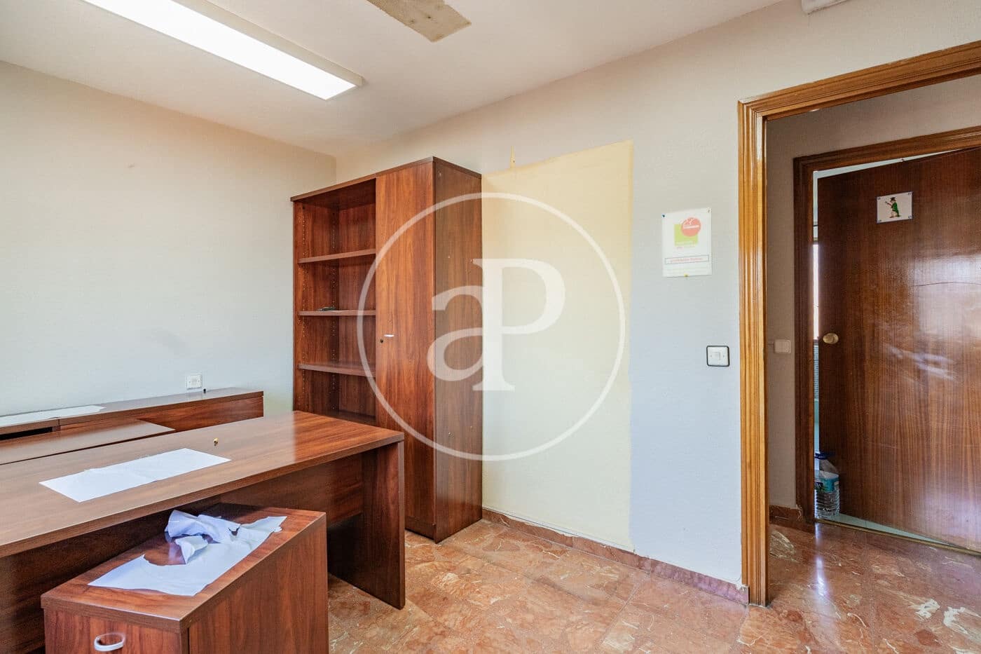 Chalet de 8 habitaciones en Madrid ciudad en venta - 875.000 € (Ref: 9890394)