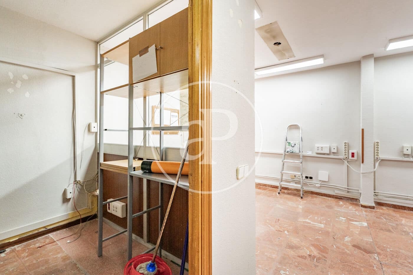 Chalet de 8 habitaciones en Madrid ciudad en venta - 875.000 € (Ref: 9890394)