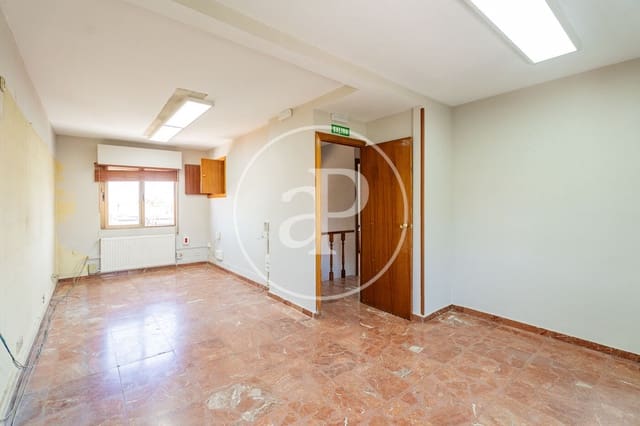 8 makuuhuone Huvila myytävänä paikassa Canillas, Madrid kaupunki - 875 000 € (Ref: 9890394)