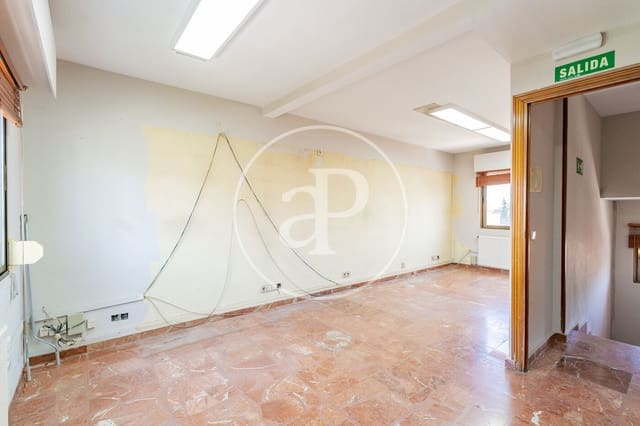 8 makuuhuone Huvila myytävänä paikassa Canillas, Madrid kaupunki - 875 000 € (Ref: 9890394)