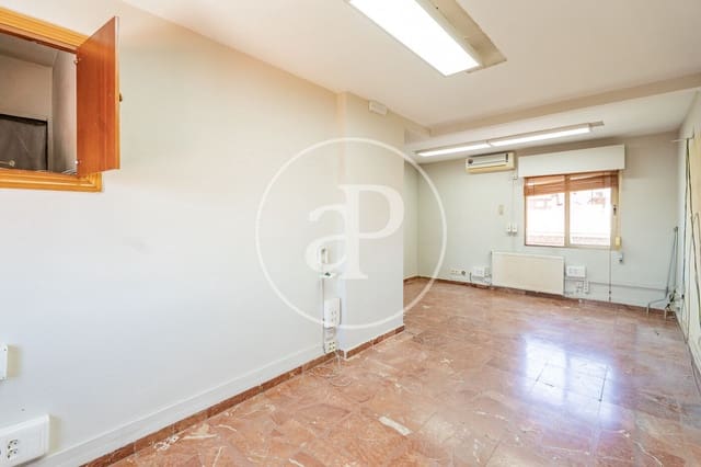 8 makuuhuone Huvila myytävänä paikassa Canillas, Madrid kaupunki - 875 000 € (Ref: 9890394)