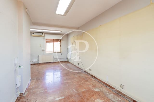 8 makuuhuone Huvila myytävänä paikassa Canillas, Madrid kaupunki - 875 000 € (Ref: 9890394)