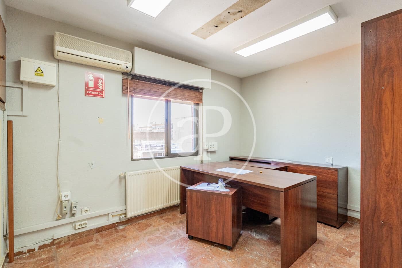 Chalet de 8 habitaciones en Madrid ciudad en venta - 875.000 € (Ref: 9890394)