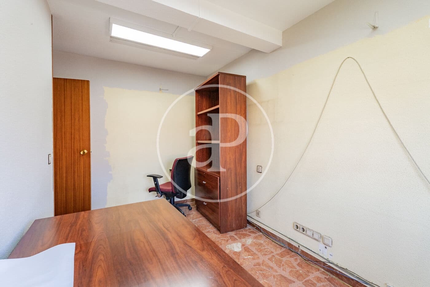 Chalet de 8 habitaciones en Madrid ciudad en venta - 875.000 € (Ref: 9890394)
