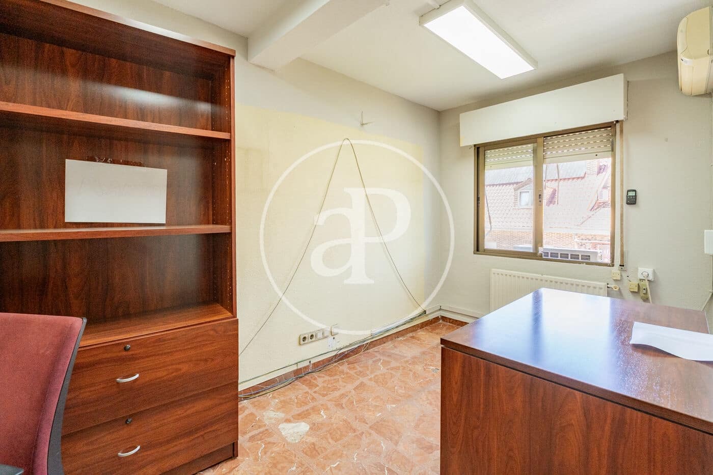 Chalet de 8 habitaciones en Madrid ciudad en venta - 875.000 € (Ref: 9890394)