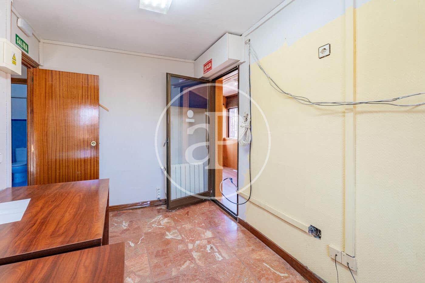 Chalet de 8 habitaciones en Madrid ciudad en venta - 875.000 € (Ref: 9890394)