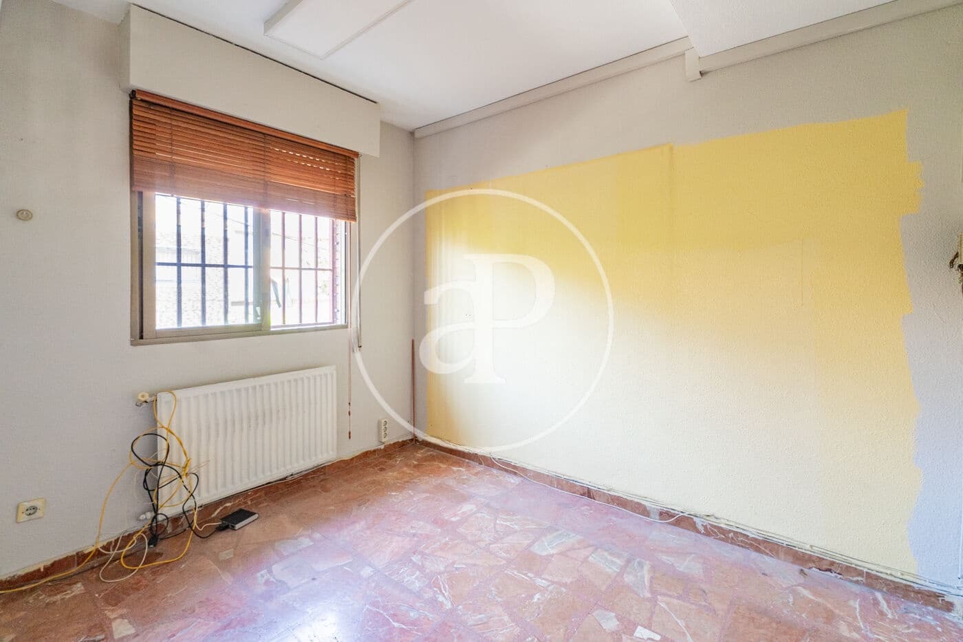 Chalet de 8 habitaciones en Madrid ciudad en venta - 875.000 € (Ref: 9890394)