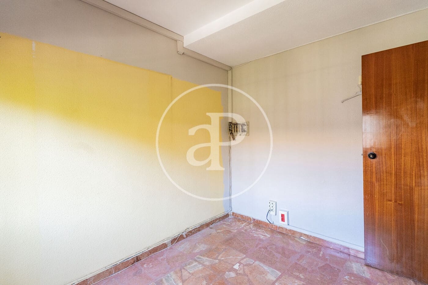 Chalet de 8 habitaciones en Madrid ciudad en venta - 875.000 € (Ref: 9890394)
