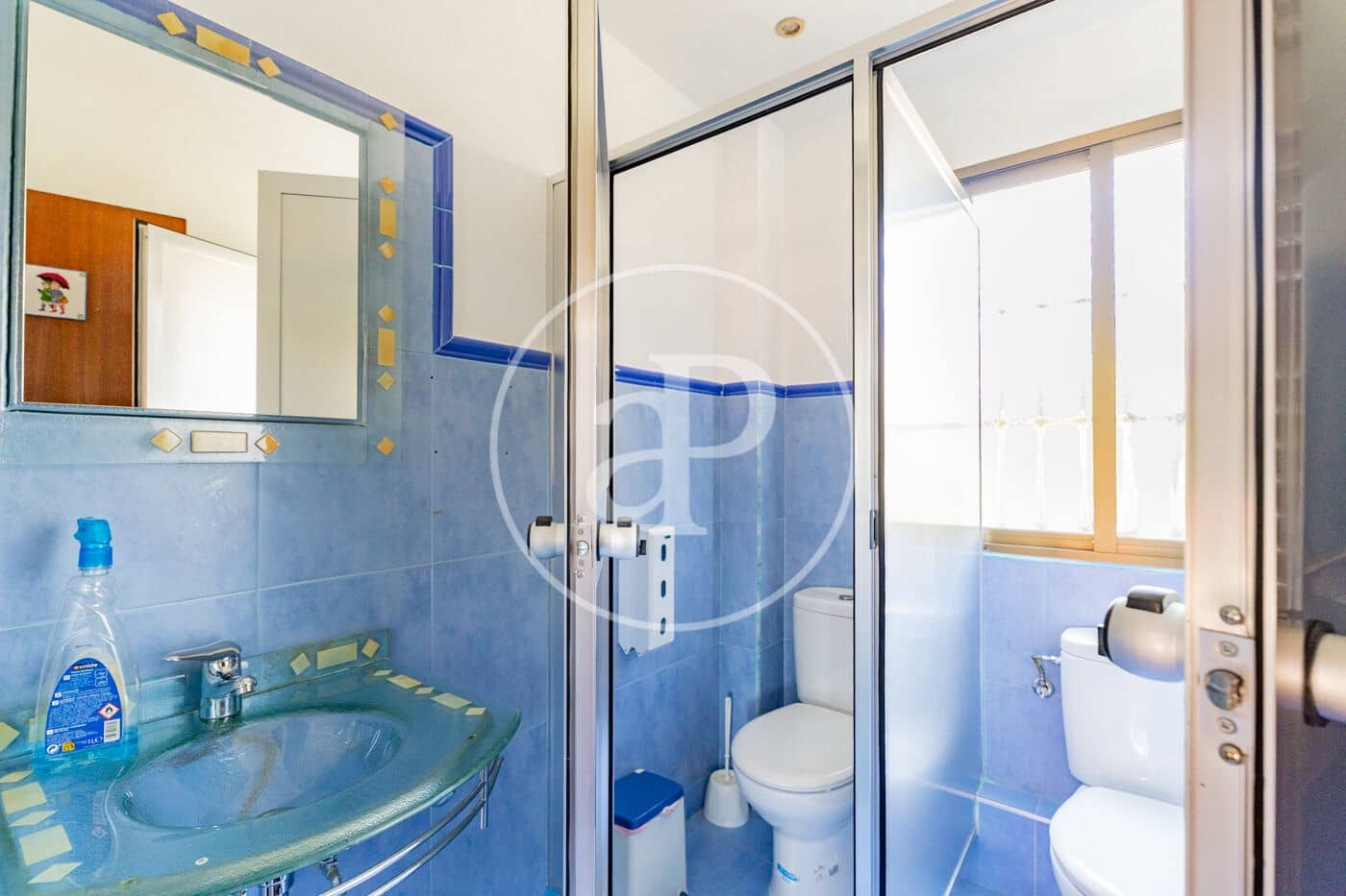 Chalet de 8 habitaciones en Madrid ciudad en venta - 875.000 € (Ref: 9890394)