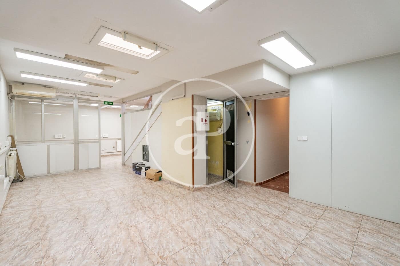 Chalet de 8 habitaciones en Madrid ciudad en venta - 875.000 € (Ref: 9890394)