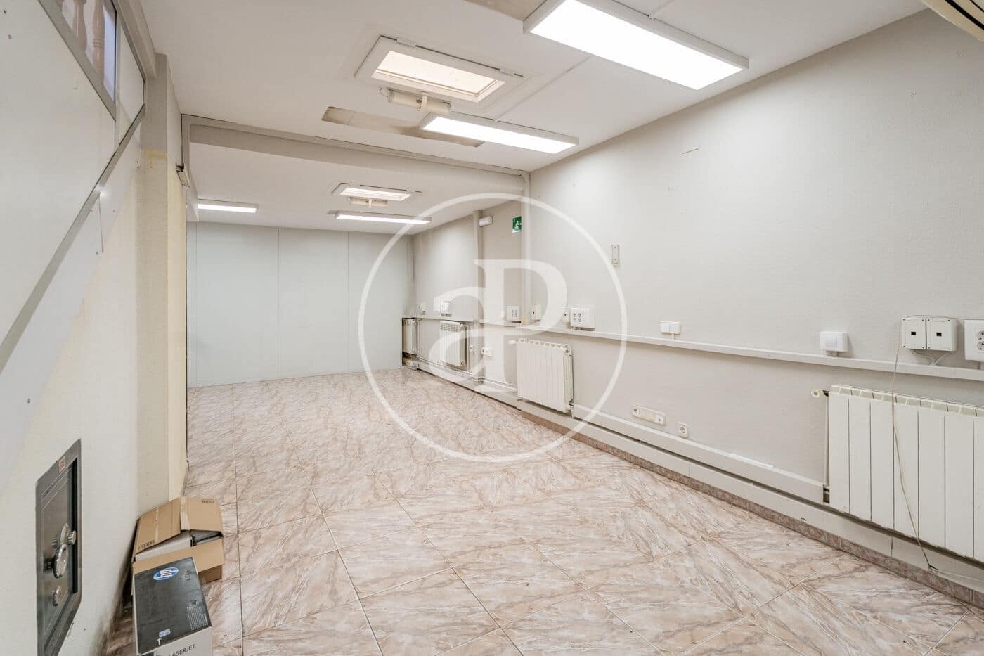 Chalet de 8 habitaciones en Madrid ciudad en venta - 875.000 € (Ref: 9890394)