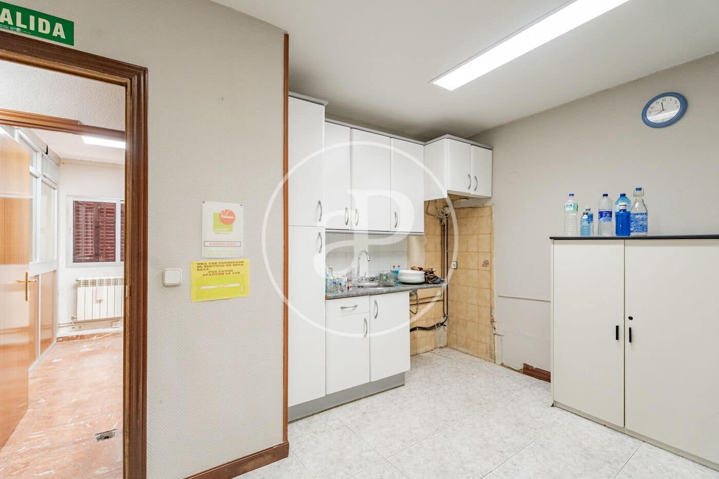 Chalet de 8 habitaciones en Madrid ciudad en venta - 875.000 € (Ref: 9890394)