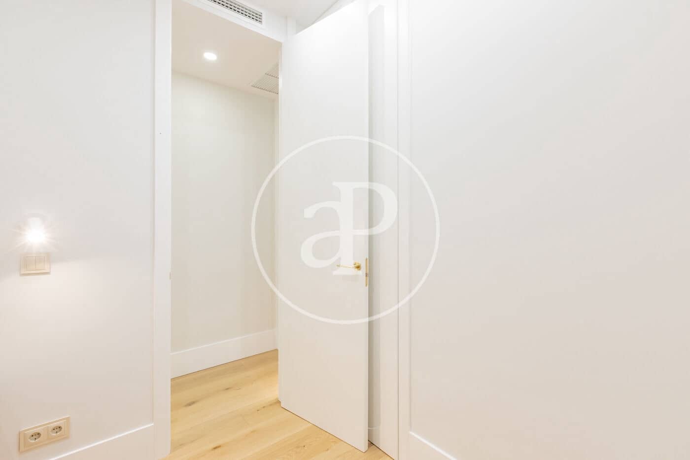 3 soveværelse Lejlighed til salg i Madrid by - € 1.150.000 (Ref: 9890396)