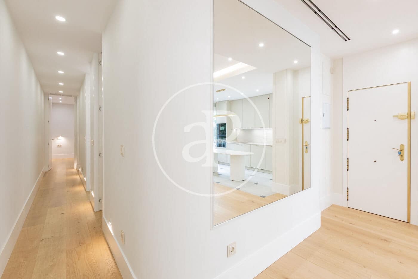 3 soveværelse Lejlighed til salg i Madrid by - € 1.150.000 (Ref: 9890396)