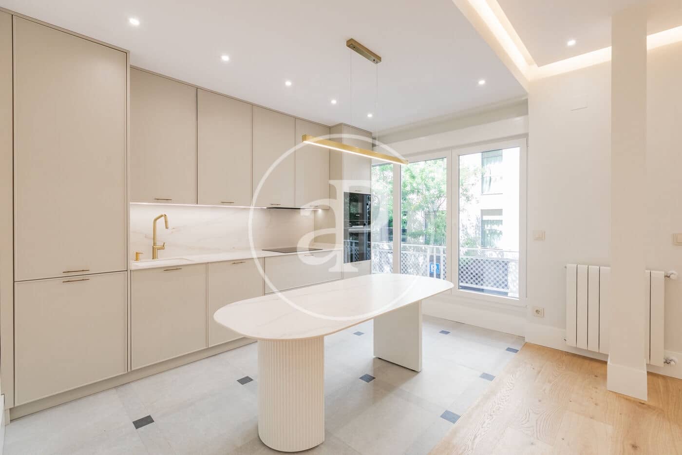 3 soveværelse Lejlighed til salg i Madrid by - € 1.150.000 (Ref: 9890396)