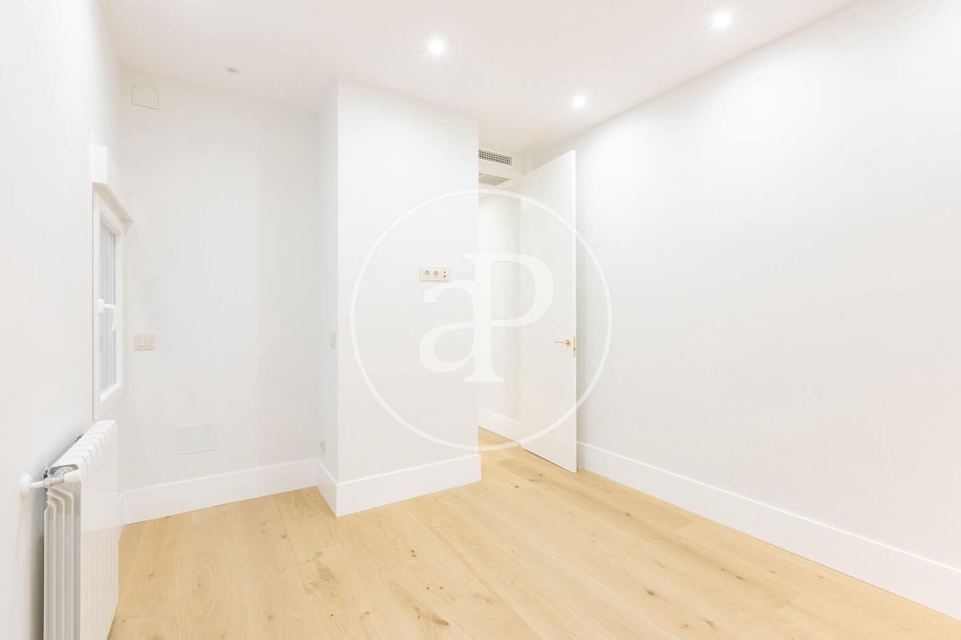 3 soveværelse Lejlighed til salg i Madrid by - € 1.150.000 (Ref: 9890396)