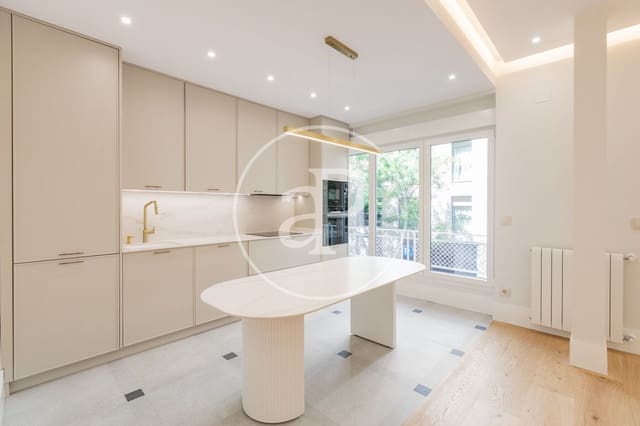 3 soveværelse Lejlighed til salg i Rios Rosas, Madrid by - € 1.150.000 (Ref: 9890396)