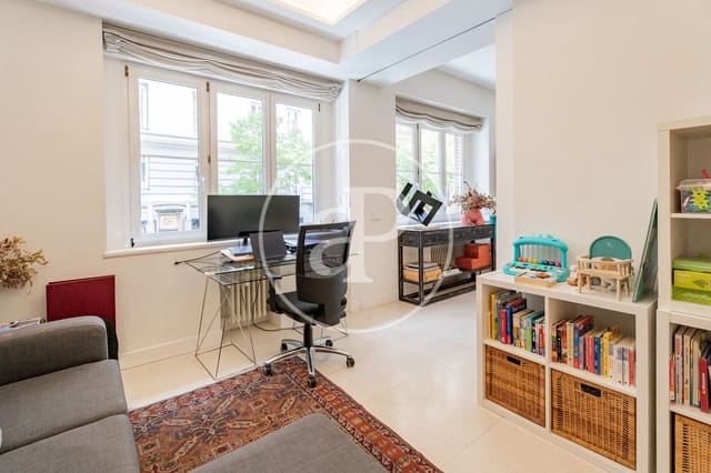 3 soveværelse Lejlighed til salg i Rios Rosas, Madrid by - € 1.790.000 (Ref: 9890397)